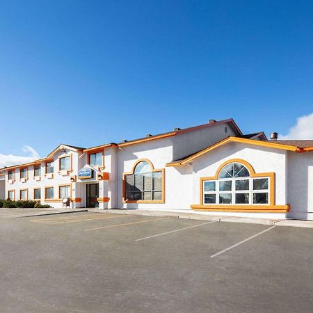 Howard Johnson By Wyndham Williams Exterior photo