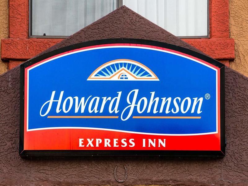 Howard Johnson By Wyndham Williams Exterior photo